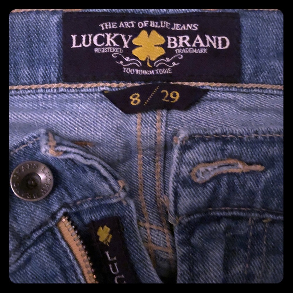 Women’s Lucky Brand ‘Savannah cigarette’  jeans.